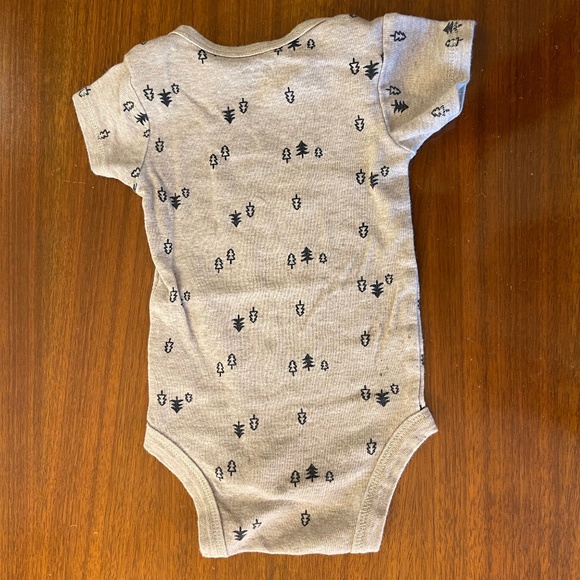 4-pack of Newborn Onsies - Picture 7 of 9